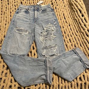 American Eagle baggy mom jeans